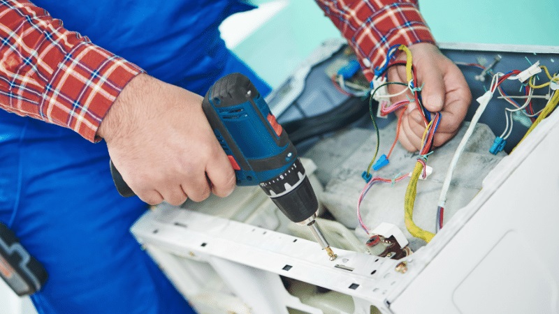 Balçova Beko Beko çamaşır makinesi kart tamiri – Su almama arızası orijinal parça ile giderildi. - Teknik servis örneği